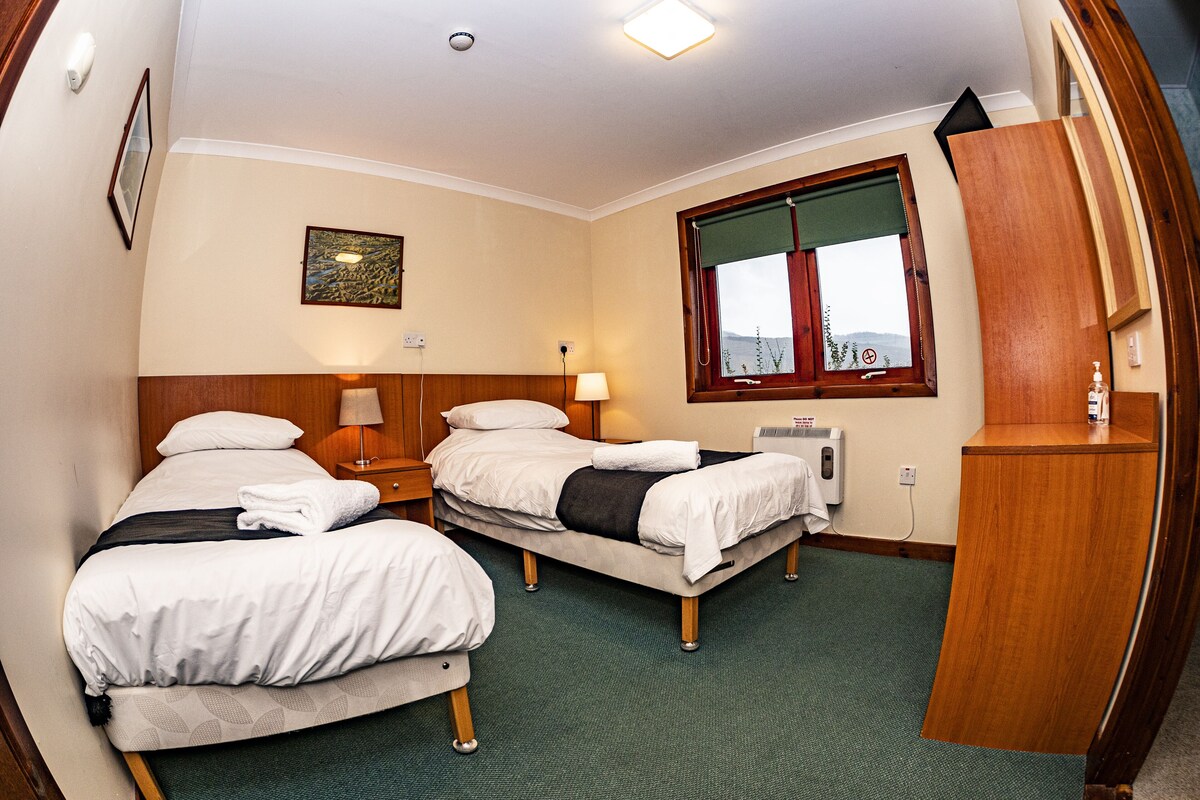 Triple Room | Premium bedding, bed sheets