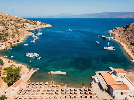 Extérieur. Mandraki Beach Resort - Adults Only
