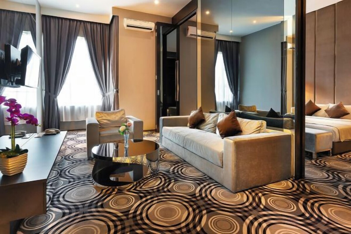 Junior Studio Suite
