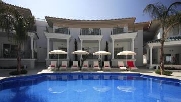 Piscine extérieure, piscine chauffée