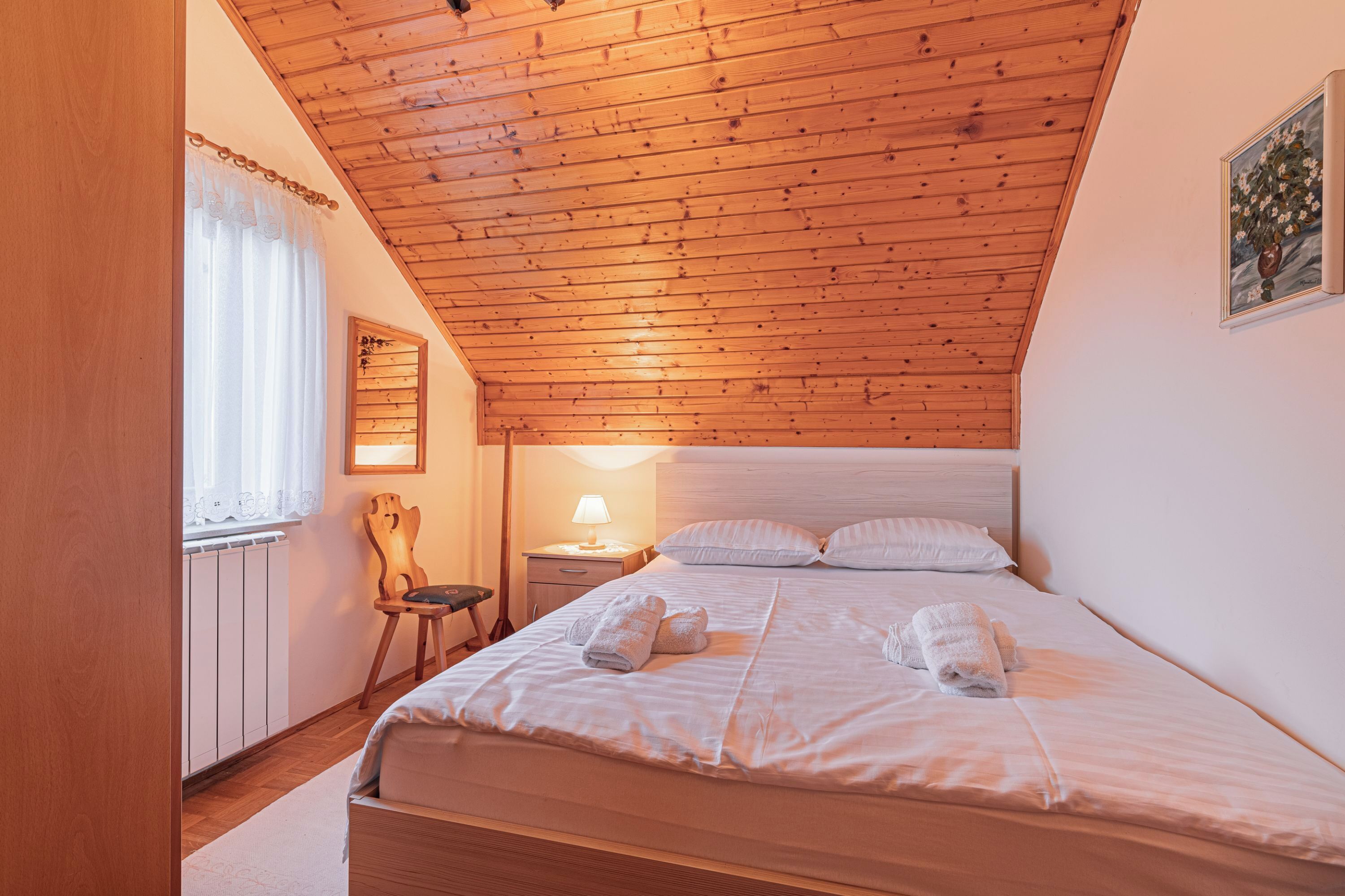 Nhà dành cho gia đình, nhiều phòng ngủ, 2 phòng tắm, cạnh núi (Family Friendly House Marija) | 3 phòng ngủ, truy cập Internet không dây miễn phí, bộ trải giường 