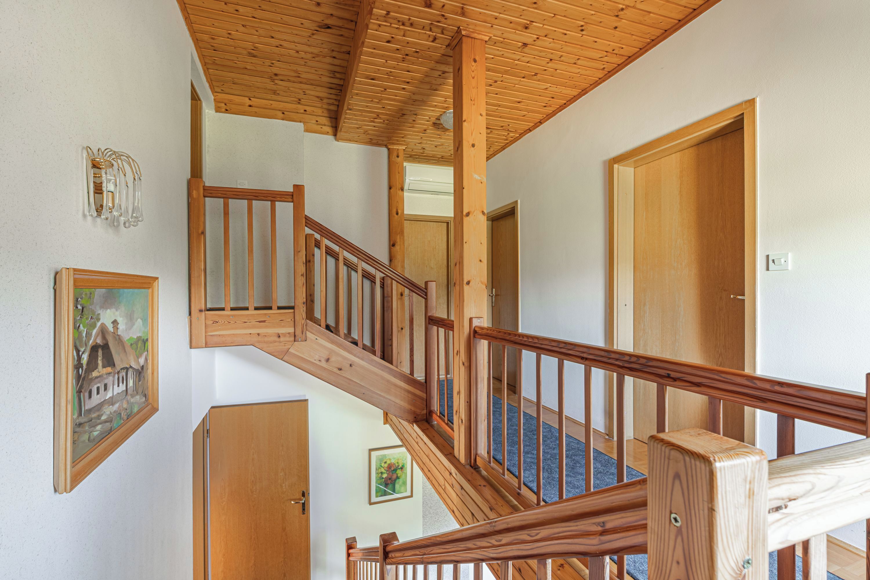 المنشأة من الداخل