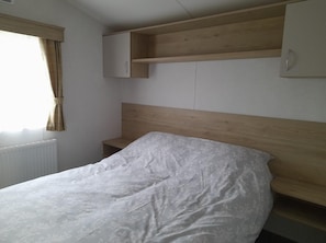 Cabin, 2 Queen Beds | 2 bedrooms, iron/ironing board, free WiFi, bed sheets