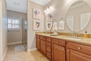 Combined shower/bathtub, hair dryer, towels, soap
