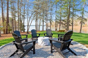 Property grounds - Dog Friendly, 370+ ft of Waterfront, dock access and kayaks! (Littleton)