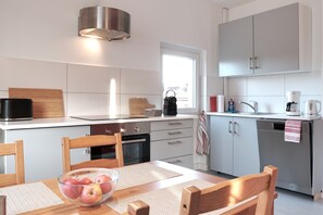 冰箱、烤箱、炉灶、洗碗机