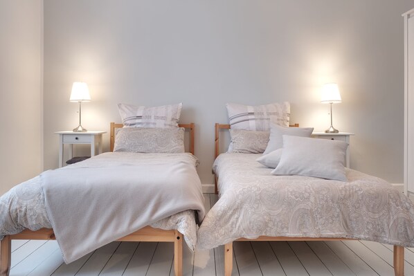 2 chambres, fer et planche à repasser, accès au Wi-Fi (inclus)