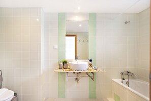 Bathtub, hair dryer