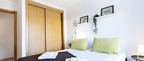 1 bedroom, iron/ironing board, free WiFi
