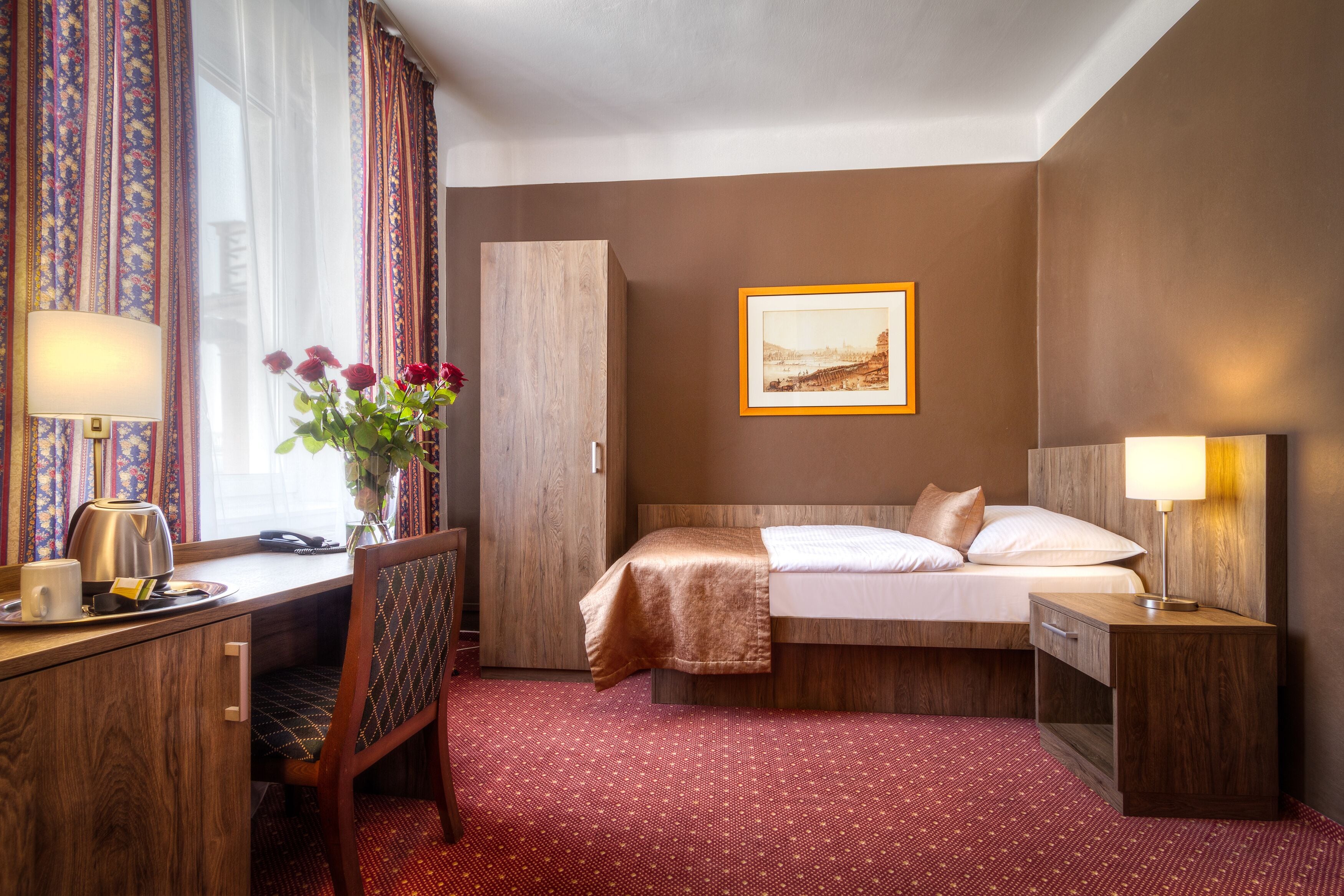 standard single room | 1 bedroom, hypo-allergenic bedding, desk, blackout curtains