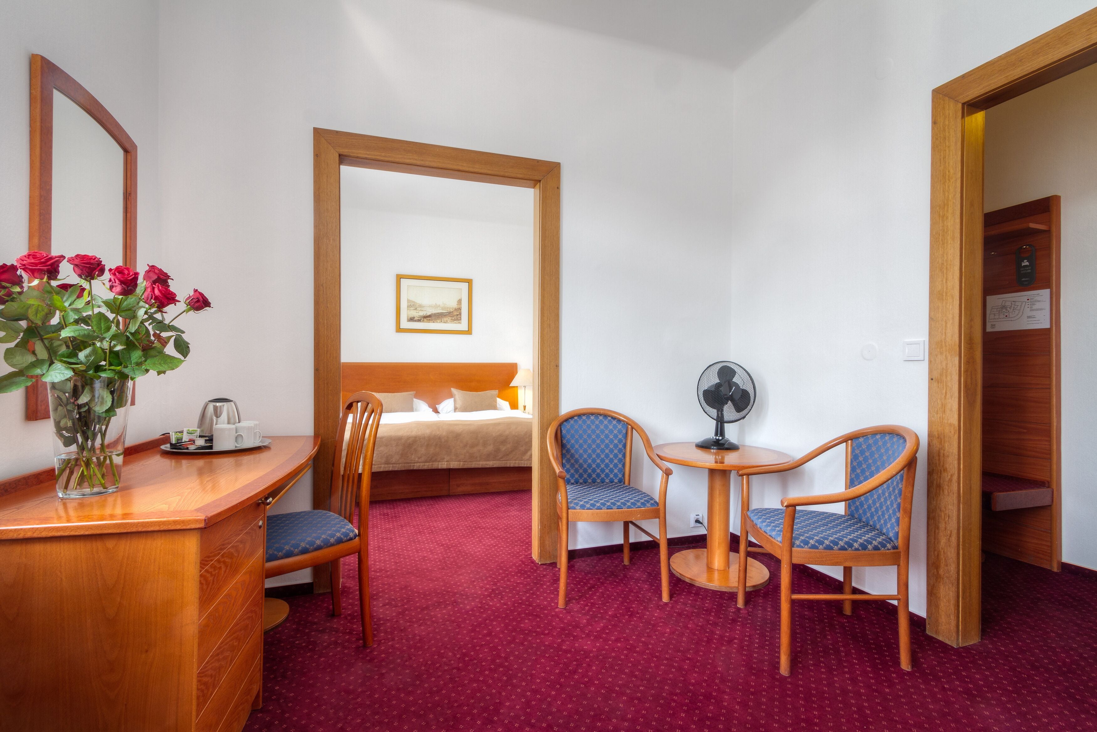 standard triple room | 1 bedroom, hypo-allergenic bedding, desk, blackout curtains