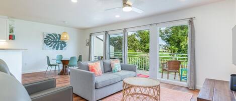 Condo, 1 Bedroom | Living room | Smart TV