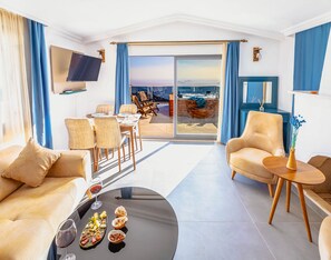 Jakuzili Teras Deluxe Suite 1+0 | Wohnbereich