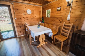 Cottage (Cottage) | Dining room - Wooden Cabin Žurej With Hot Tub (Sentjur)