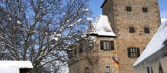 Romantic vacation apartment in a historic castle for 3-4 people