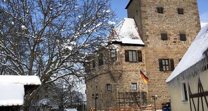 romantische Ferienwohnung in historischem Schloss für 3-4 Personen