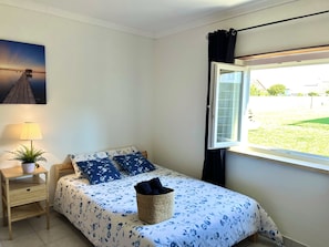 1 bedroom, iron/ironing board, free WiFi, bed sheets - W.H.House/V1 (Peniche)