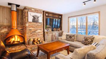 Smart-TV, Kamin, Videospiele, Stereoanlage