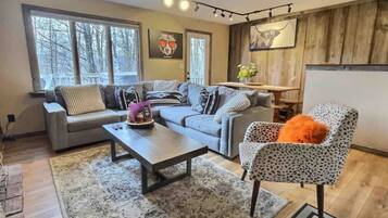 Smart TV, chimenea, videojuegos y estéreo