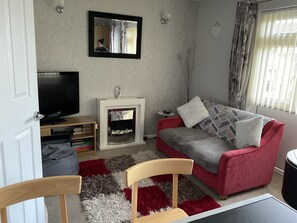 House | Living area | Fireplace - 1st Floor Hillview 2 Bedroomed Central Location (Burnham-on-Sea)