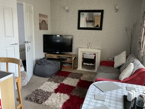 House | Living area | Fireplace - 1st Floor Hillview 2 Bedroomed Central Location (Burnham-on-Sea)