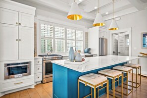 Kühlschrank, Mikrowelle, Geschirrspüler