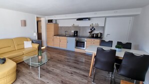 Uklassifisert bilde, 3 av 12, knapp