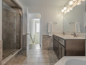 Shower, hair dryer, towels - Blue Pearl #106-Soundfront with Private Dock, Kayaks & Walkable Beach Access! (North Topsail Beach)
