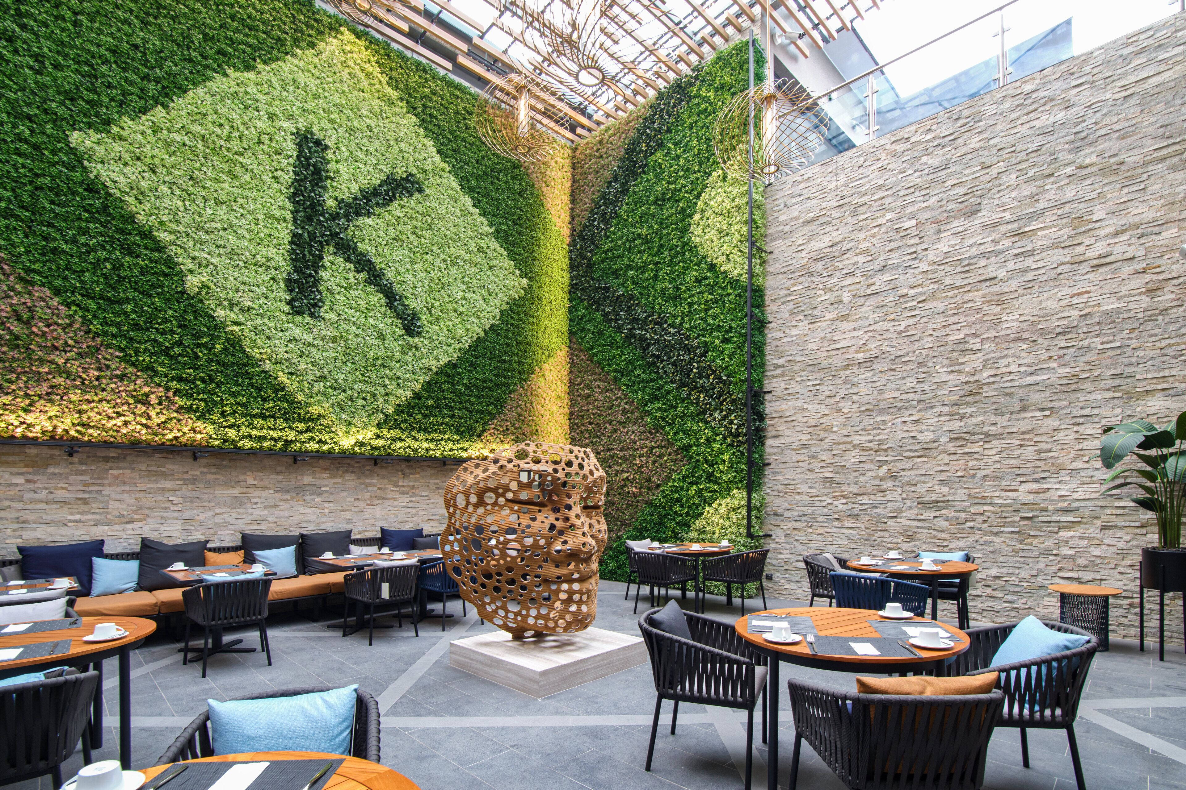 Breakfast, lunch and dinner served