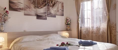 1 chambre, fer et planche à repasser, accès au Wi-Fi (inclus)