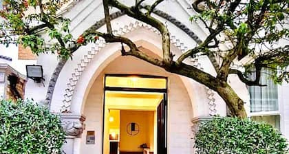 Luxury 3-bedroom House 3 minutes from Tube station