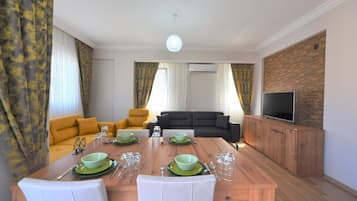 Superior Apartment | 1 bedroom, hypo-allergenic bedding available, minibar, desk