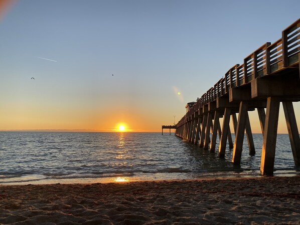 Beach nearby, sun loungers, beach towels