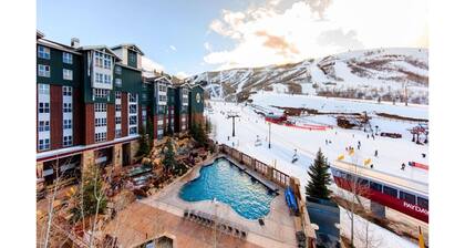Marriott MountainSide Ski In-Ski Out Location (1 bedroom)