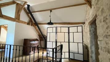 2 slaapkamers, een bureau, een strijkplank/strijkijzer, gratis wifi