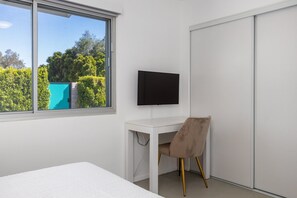 3 slaapkamers, een strijkplank/strijkijzer, gratis wifi, beddengoed