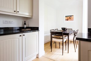 Dining - Edge Street IV by onefinestay (London)