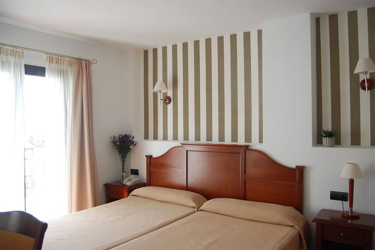 Artículos del minibar gratis y escritorio 