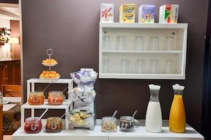 Dagelijks ontbijt met lokale gerechten (EUR 12 per persoon)