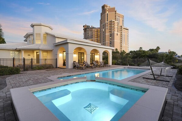 House, 4 Bedrooms | Pool