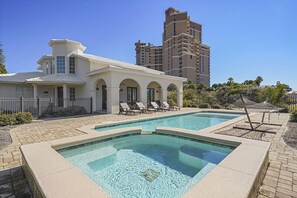 House, 4 Bedrooms | Pool