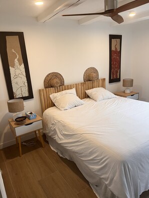 4 bedrooms, in-room safe, desk, iron/ironing board