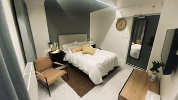 1 bedroom, in-room safe, iron/ironing board, free WiFi