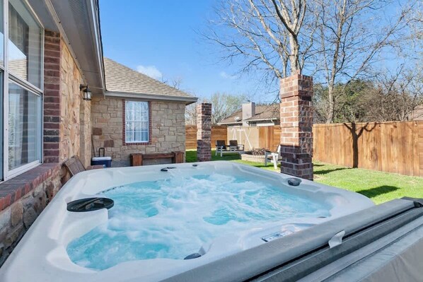 Terrace/patio - Luxury Modern 4BR | Hot Tub | Mins to DT & Rainey (Austin)