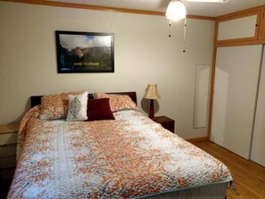 2 chambres, fer et planche à repasser, Wi-Fi gratuit, draps fournis