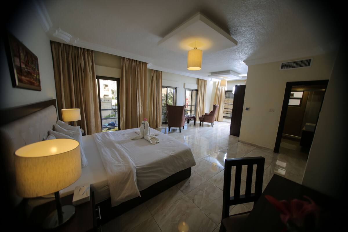 Desk, free WiFi, bed sheets