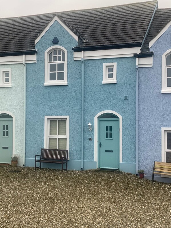 Exterior - Bright and Airy cottage close to the beach (Portballintrae)