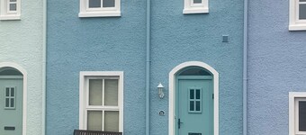 Bright and Airy cottage close to the beach
