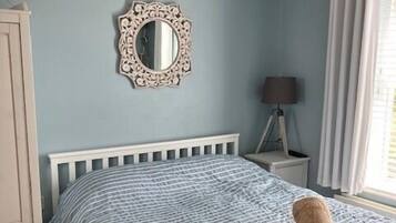 3 bedrooms, iron/ironing board, travel cot, free WiFi