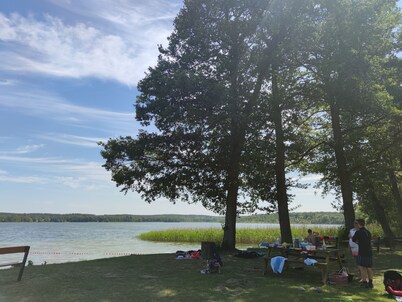 House on the lake right side 200 meters to the beach 